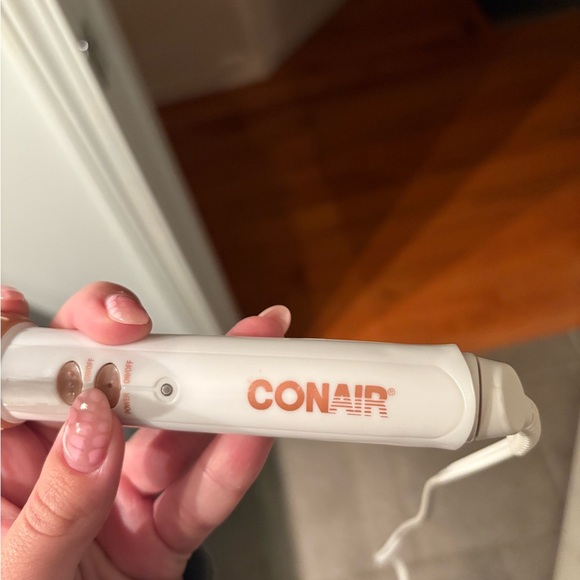 Conair Curling Iron in White and Rose Gold - Picture 3 of 4